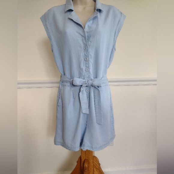 Laundry Chambray Romper Shorts Button Down Belted by Shelli Segal Size Small - Picture 1 of 15